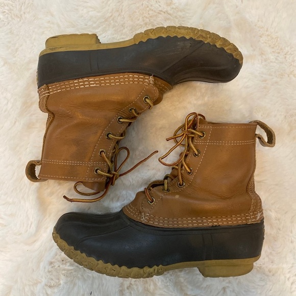 Women’s L.L. Bean 8” Duck Boots / Bean Boots - Picture 3 of 8